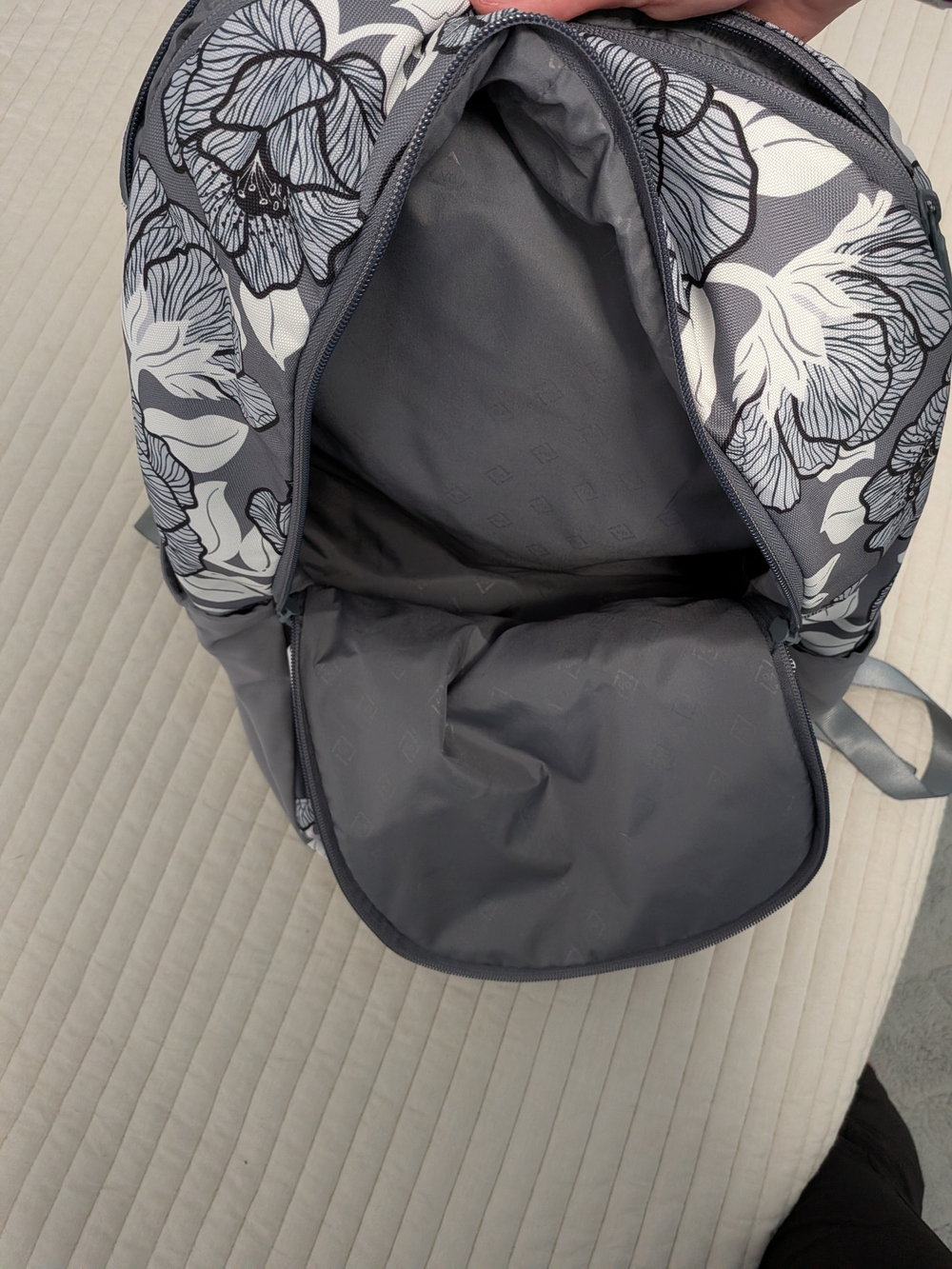 Vera Bradley Gray and White Floral Backpack - Picture 3 of 5